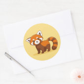 Cute Red Panda on Yellow ラウンドシール (封筒)