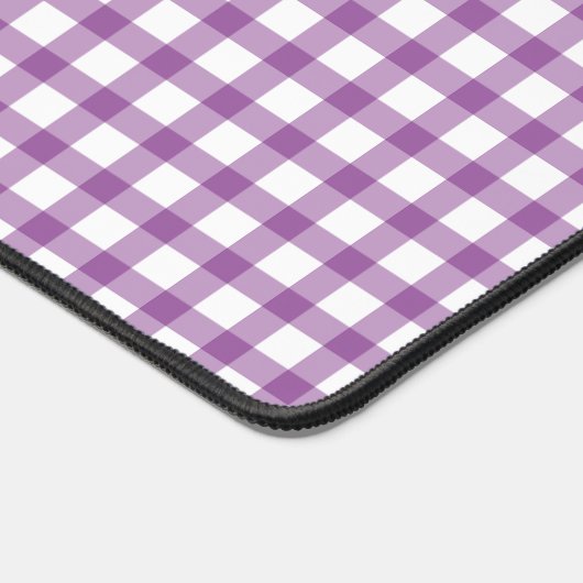 Cute Retro Gingham Plaid Purple Pattern デスクマット (コーナー)