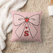 Cute Retro Monogram Initials Strawberry Coquette クッション (ブランケット)