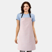 Cute Retro Pink Gingham Plaid pattern エプロン (着用した状態)