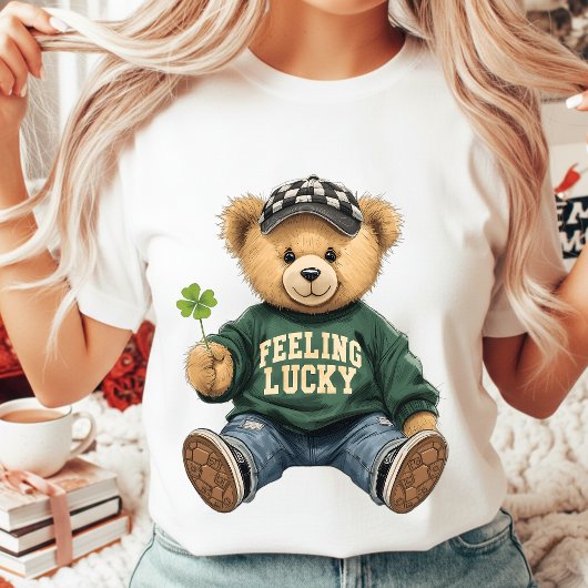 Cute Retro Teddy Bear Feeling Lucky St. Patrick's Tシャツ
