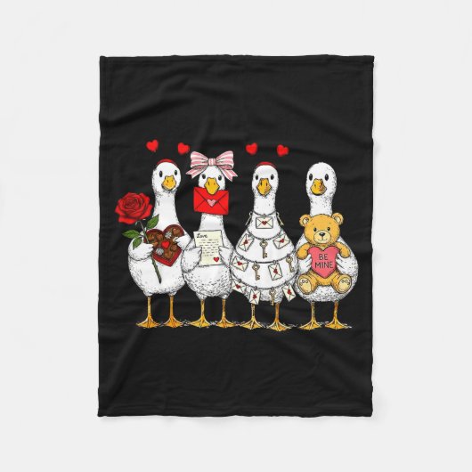 Cute Retro Valentine Silly Gooses Duck Love Couple フリースブランケット (正面)