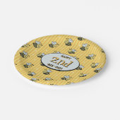 Cute Retro Yellow Striped Bumblebee Birthday ペーパープレート (アングル)