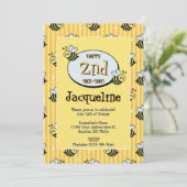 Cute Retro Yellow Striped Bumblebee Birthday 招待状 (スタンド正面)