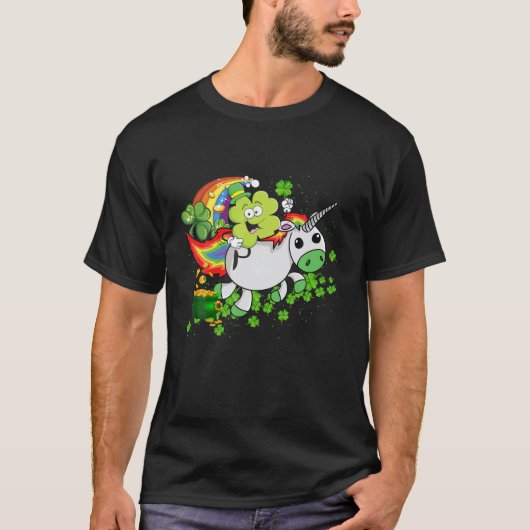 Cute Riding Unicorn Funny St Patrick Day Tシャツ (正面)