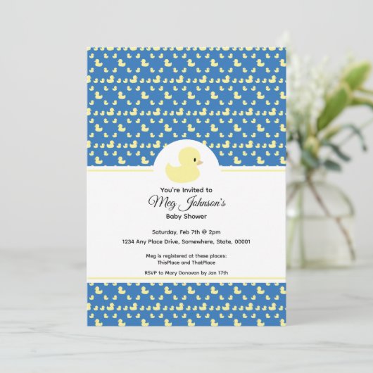 Cute Rubber Duck Modern Blue Baby Shower 招待状 (スタンド正面)