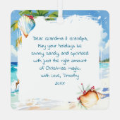 Cute Santa on Beach with Reindeer Personalized メタルオーナメント (裏面)