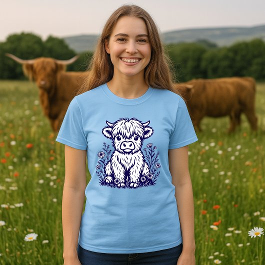 Cute Scottish Highland Cow & Wildflowers Tシャツ