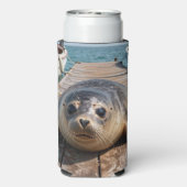 Cute Seal Laying on Boat Dock Ocean Pier スリム缶クーラー (Seltzer裏面)