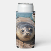 Cute Seal Laying on Boat Dock Ocean Pier スリム缶クーラー (Seltzer正面)