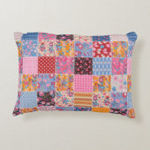 Cute seamless patchwork pattern アクセントクッション (裏面)