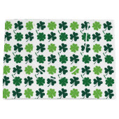 Cute shamrocks and four leaf clovers tiled pattern ラージペーパーバッグ (正面)