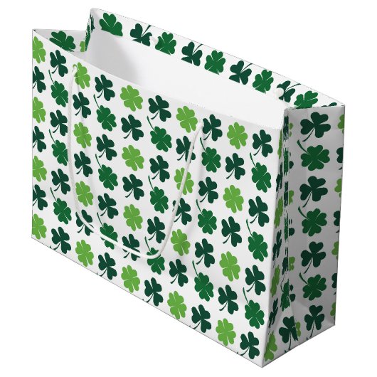 Cute shamrocks and four leaf clovers tiled pattern ラージペーパーバッグ (正面アングル)