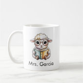 Cute Sheep Reading a Book Custom コーヒーマグカップ (左)