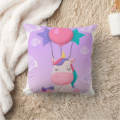 Cute Sitting Unicorn and Balloons Lilac クッション (ブランケット)