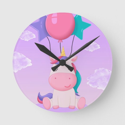 Cute Sitting Unicorn and Balloons Lilac ラウンド壁時計 (正面)
