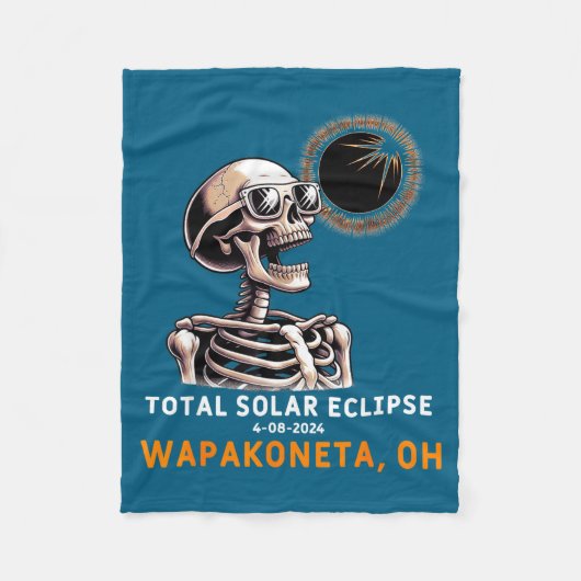 Cute Skeleton Solar Eclipse Wapakoneta Ohio フリースブランケット (正面)