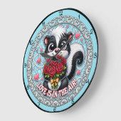 Cute Skunk Love Is In The Air ラージ壁時計 (傾斜)