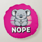 Cute Sleeping Koala “Nope” Funny Cartoon ラウンドクッション (裏面)