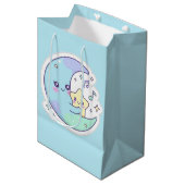 Cute Sleeping Moon & Stars Baby Blue Ramadan Gift  ミディアムペーパーバッグ (正面アングル)