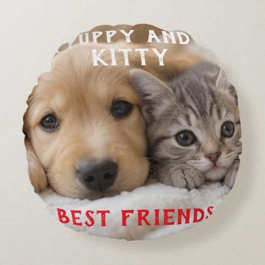 Cute Sleeping Puppy and Kitten Cuddle ラウンドクッション (正面)