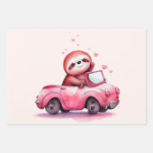 Cute Sloth Driving a Pink Convertible ラッピングペーパーシート (正面)
