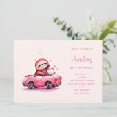 Cute Sloth in a Pink Convertible Birthday 招待状 (スタンド正面)