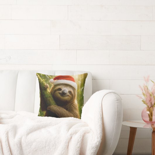 Cute Sloth Wearing a Santa Hat クッション (ソファ)
