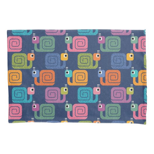 Cute Snail Pattern on Blue 枕カバー (正面)