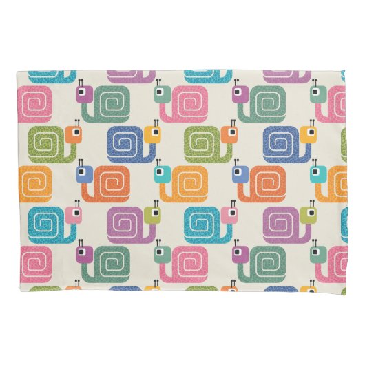 Cute Snail Pattern on Cream 枕カバー (正面)