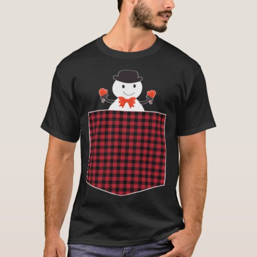 Cute Snowman Inside Buffalo Plaid Pocket Holiday C Tシャツ (正面)