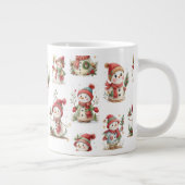 Cute snowmen with Santa hats and holly ジャンボコーヒーマグカップ (右)