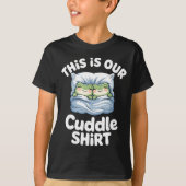 Cute Snuggly Frog Lovers This Is Our Cuddle  Tシャツ (正面)