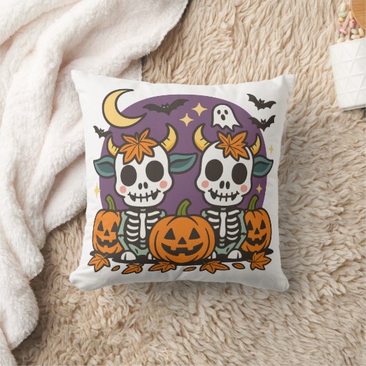Cute Spooky Skeleton Cows Throw Pillow クッション (ブランケット)