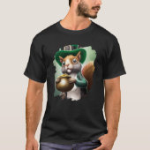Cute Squirrel Leprechaun St Patricks Day Squirrel  Tシャツ (正面)