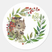 Cute Squirrel Peeking out Holly Wreath ラウンドシール (正面)