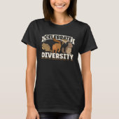 Cute Squirrel Rodent Celebrate Diversity Tシャツ (正面)
