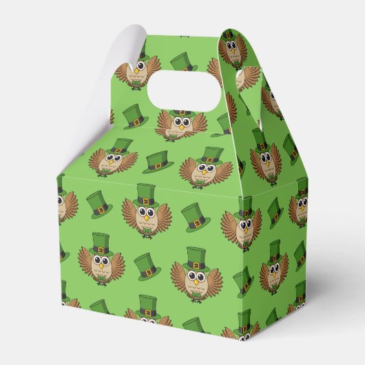 Cute St Patrick's Day Owl Cartoon フェイバーボックス (正面サイド)