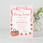 Cute Strawberry Bow Girl Baby Shower 招待状 (スタンド正面)