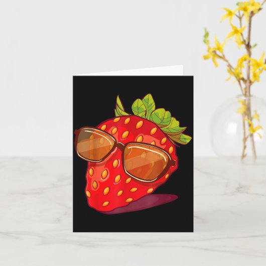 Cute Strawberry Fruit Lover Aesthetic Summer Gift  カード (黄色い花)