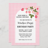 Cute Strawberry Pink Gingham Girls Birthday  招待状 (正面/裏面)