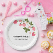 Cute Strawberry Pink Girls Birthday Paper Plate ペーパープレート (パーティー)