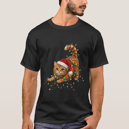 Cute Tabby Cat Christmas Funny Lights Xmas Cat In  Tシャツ (正面)