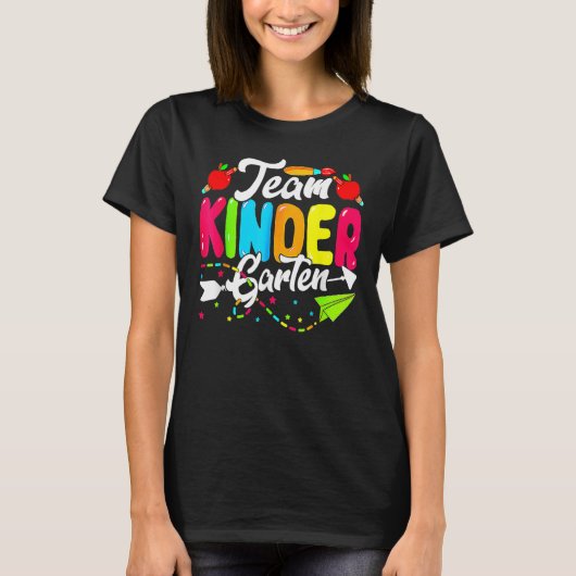 Cute Team Kindergarten Happy Back To School Teache Tシャツ (正面)