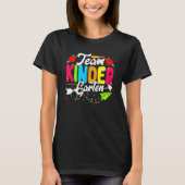 Cute Team Kindergarten Happy Back To School Teache Tシャツ (正面)