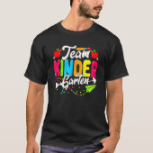Cute Team Kindergarten Happy Back To School Teache Tシャツ (正面)