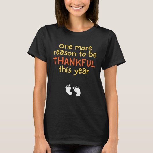 Cute Thanksgiving Pregnancy Announcement Mom to Be Tシャツ (正面)