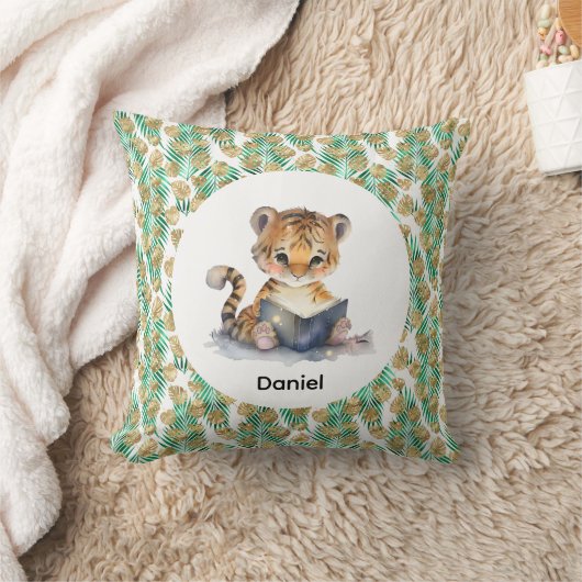 Cute Tiger Reading a Book クッション (ブランケット)