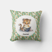 Cute Tiger Reading a Book クッション (正面)