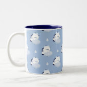 Cute Tired Polar Bear ツートーンマグカップ (左)